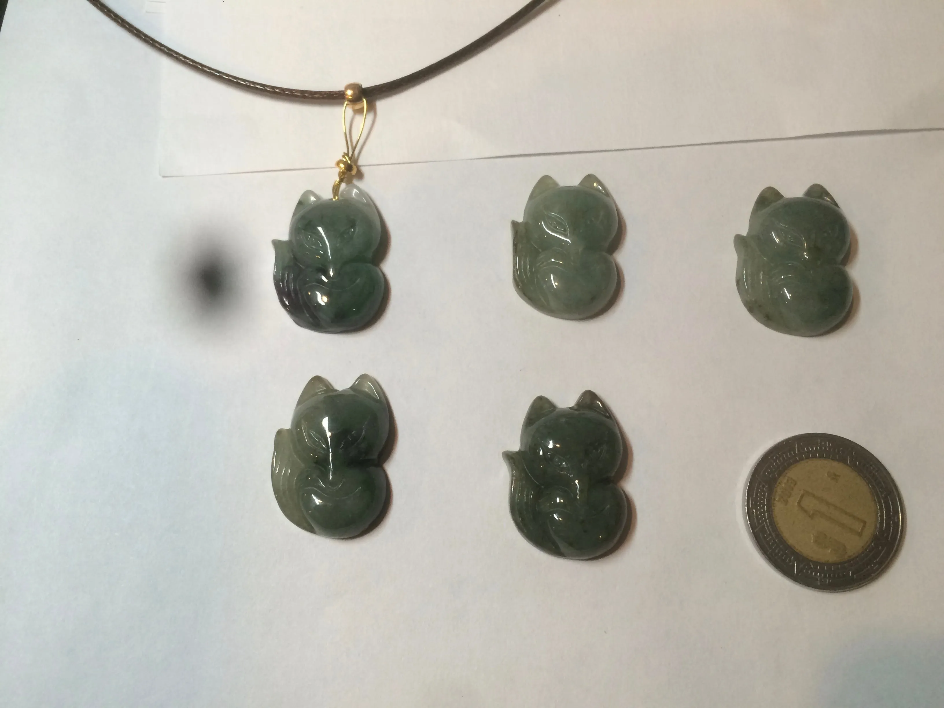 100% natural type A dark green/black jadeite jade fox pendant necklace C34