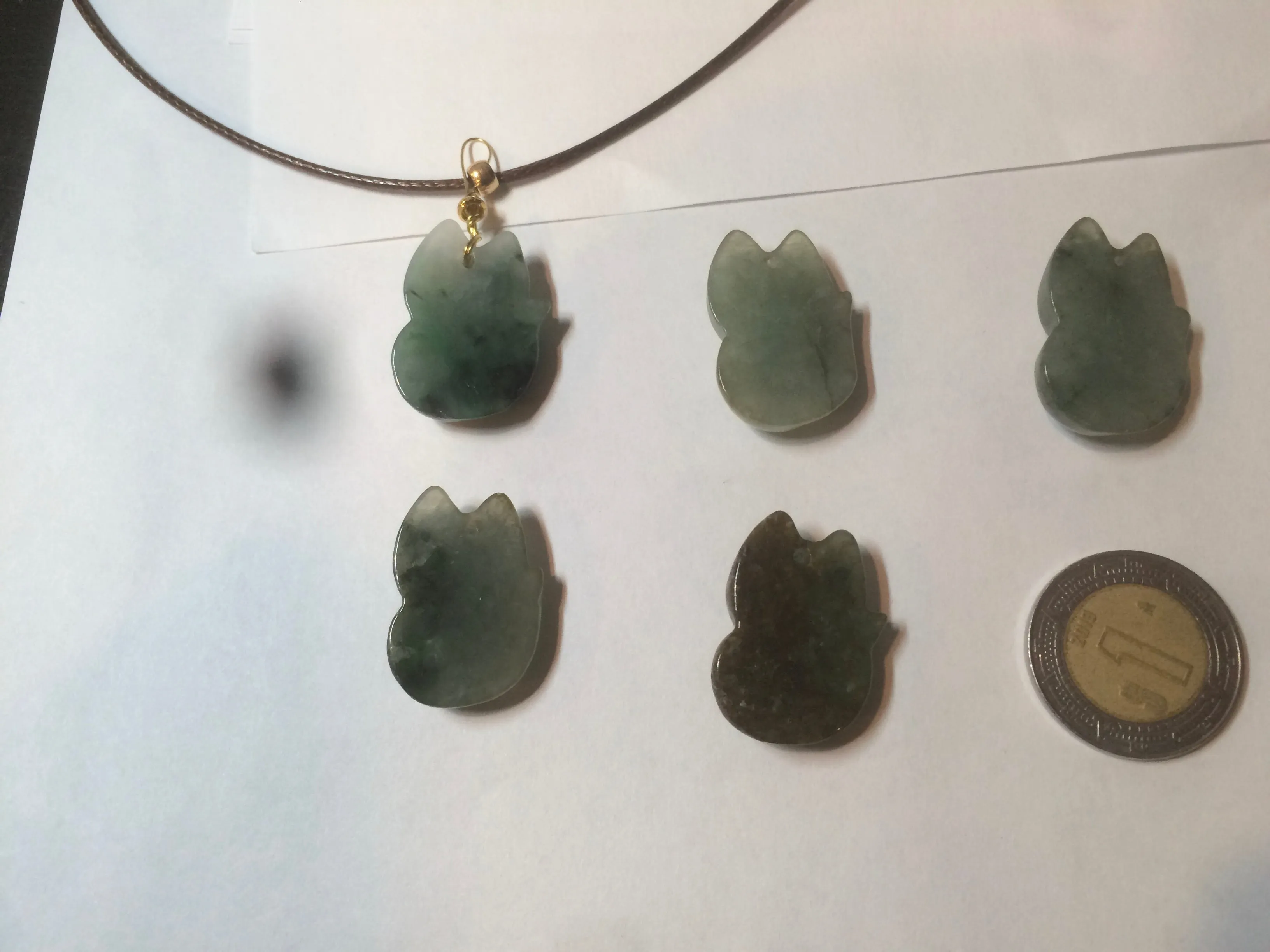 100% natural type A dark green/black jadeite jade fox pendant necklace C34