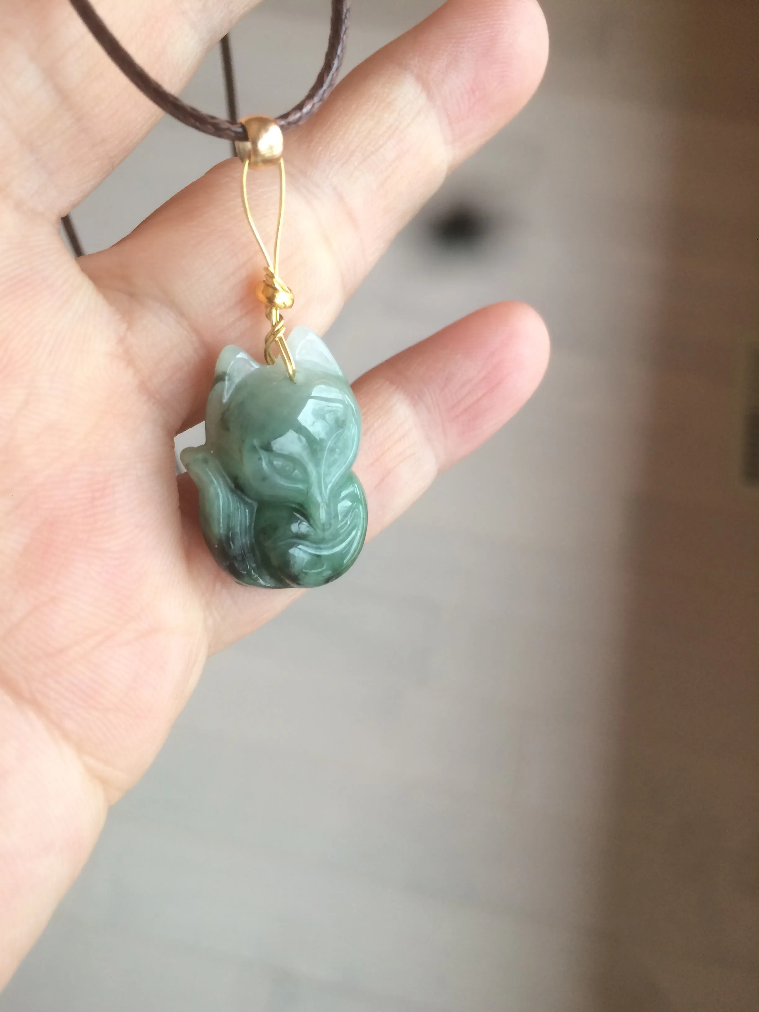 100% natural type A dark green/black jadeite jade fox pendant necklace C34