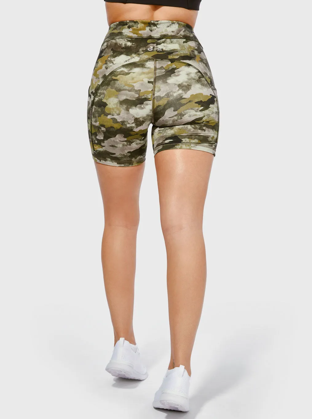 LULULEMON JUNIPER CAMO POWER THRU HR SHORT 6"