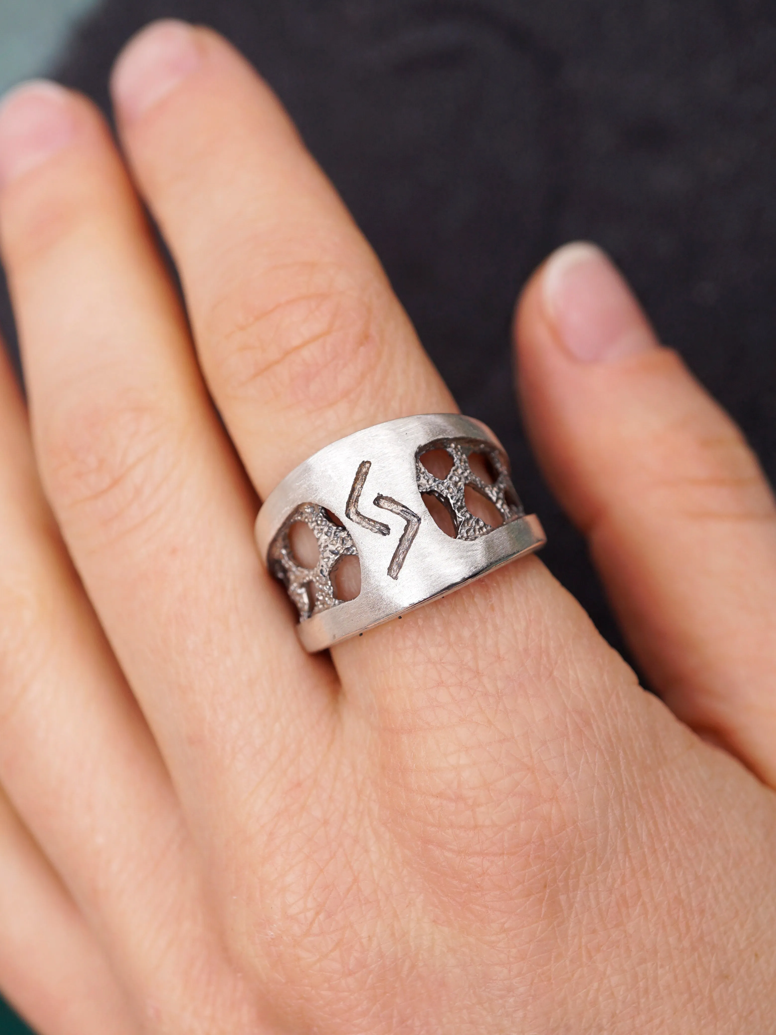 Rune ring JERA