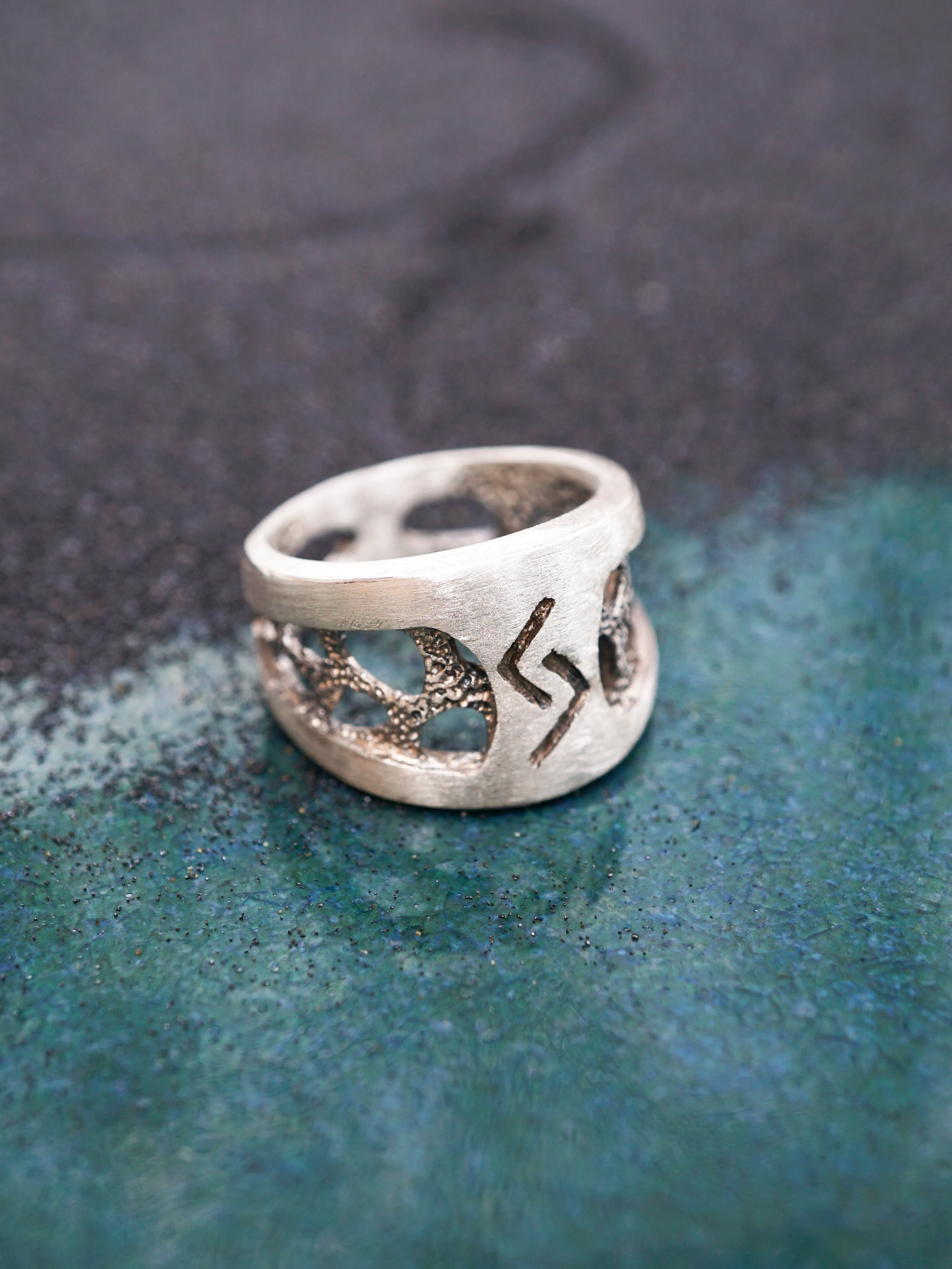 Rune ring JERA