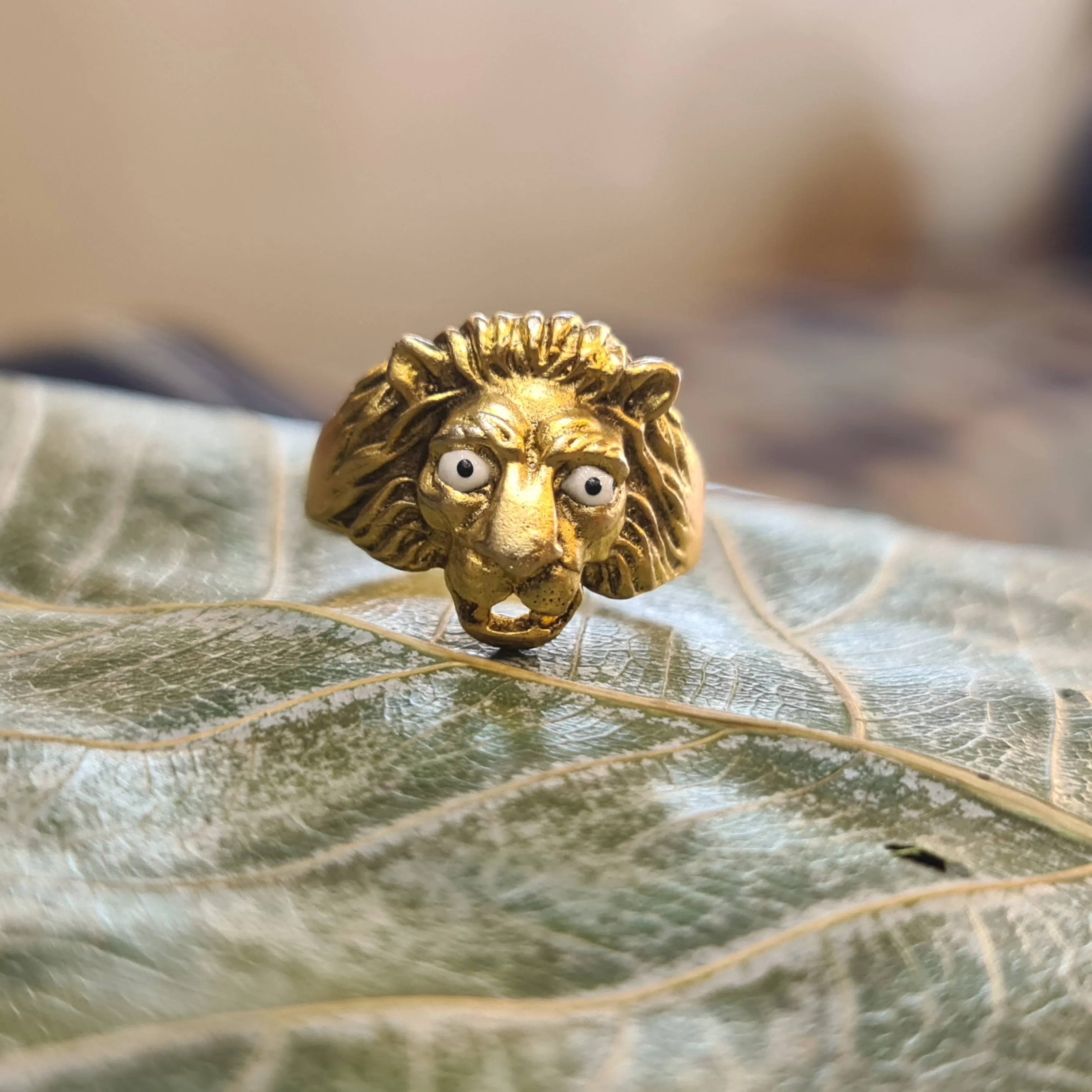 Unleash Your Inner Roar with the Majestic Lion-Faced Ring in 925 Silver"