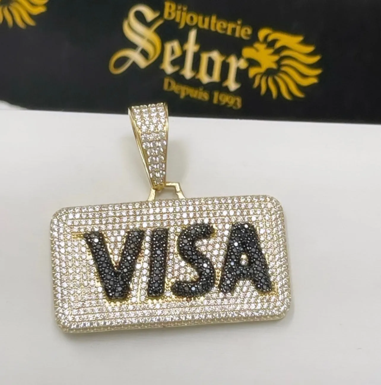 Visa pendant P389